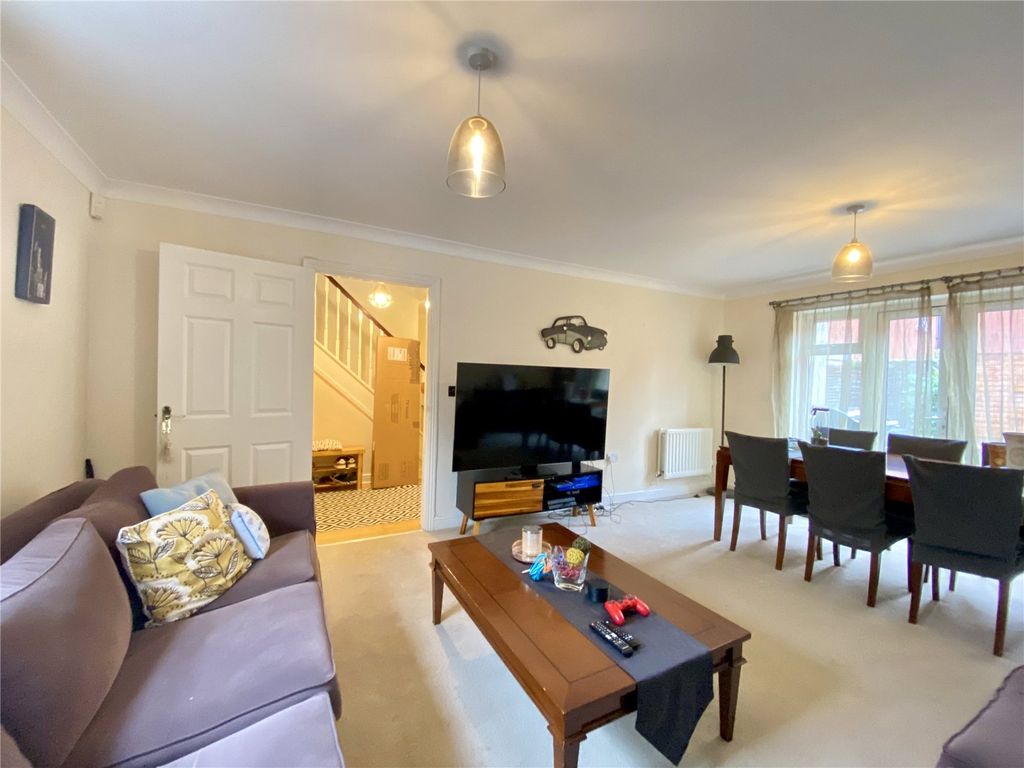 Property photo 2 of 16 Picture No. 18