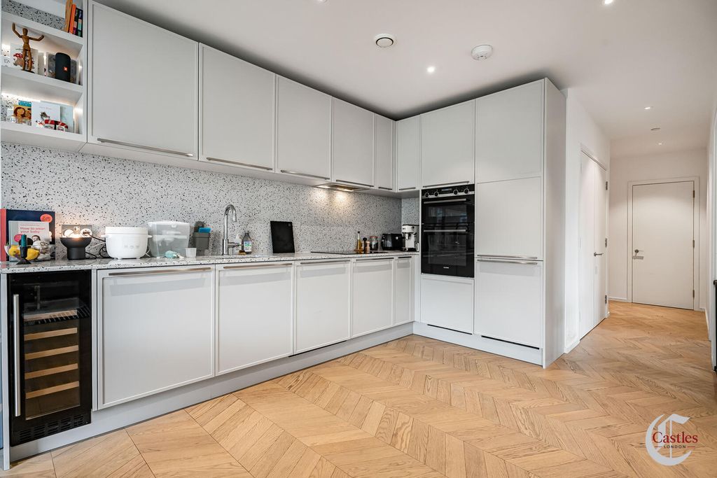Property photo 3 of 16 Kitchen