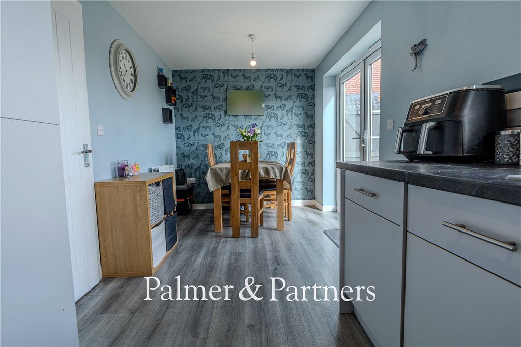 Additional image 8 of 4 bed semi-detached house for saleHodgson Avenue, Leiston, Suffolk IP16