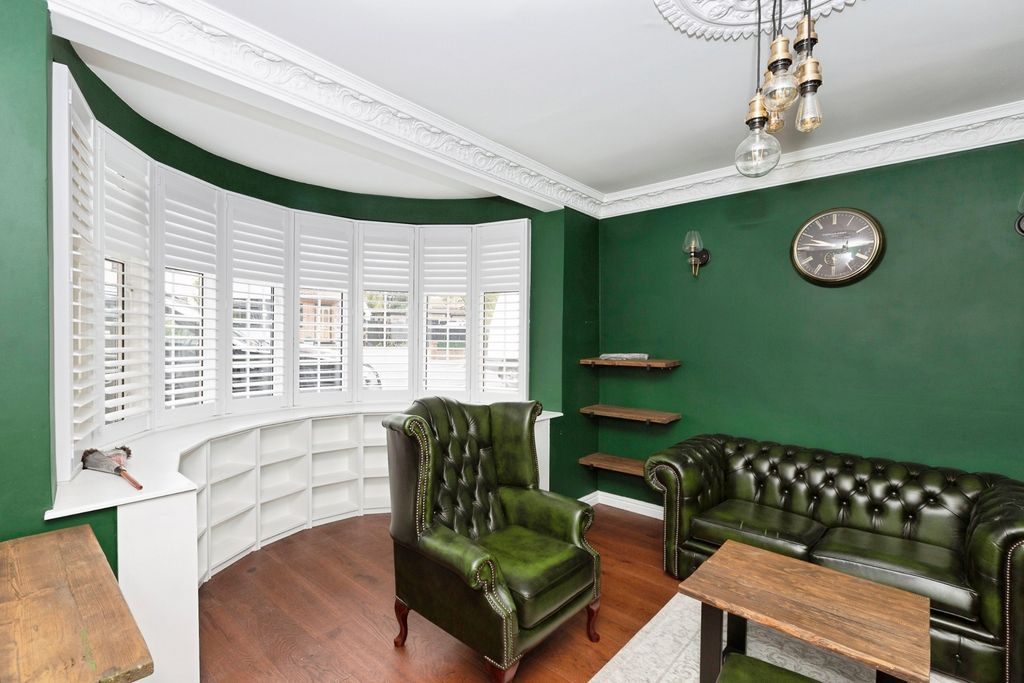 Property photo 3 of 18 Photo