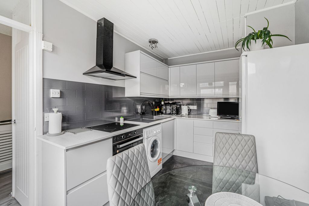 Property photo 2 of 22 Kitchen