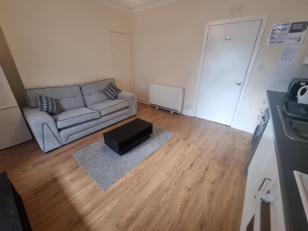 Property photo 3 of 5 Lounge 2