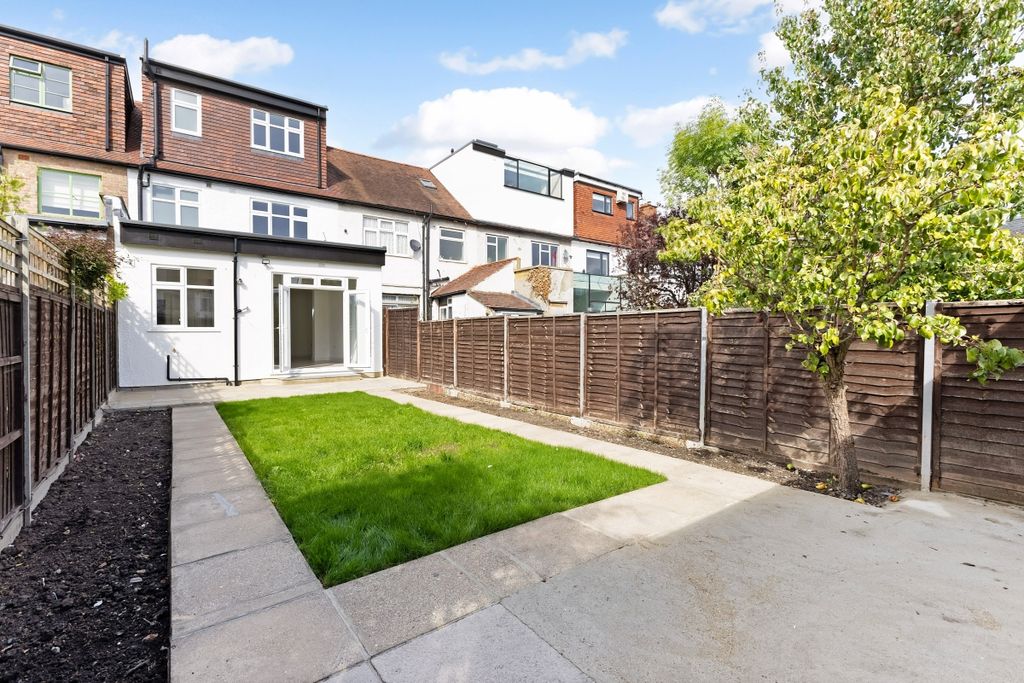 Property photo 2 of 16 97905_