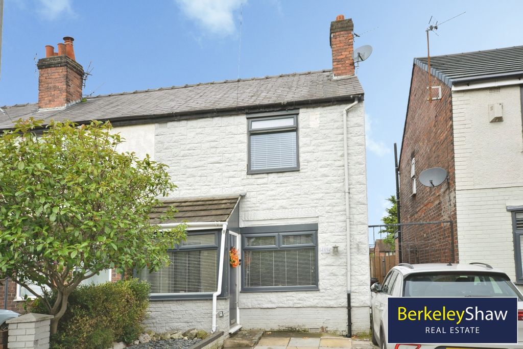 Property photo 1 of 17 External