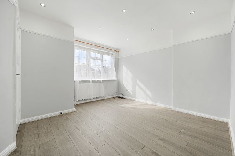 Property photo 2 of 10 Photo 4