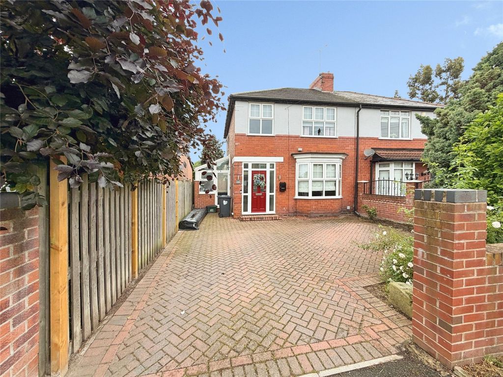 Property photo 1 of 11 Front
