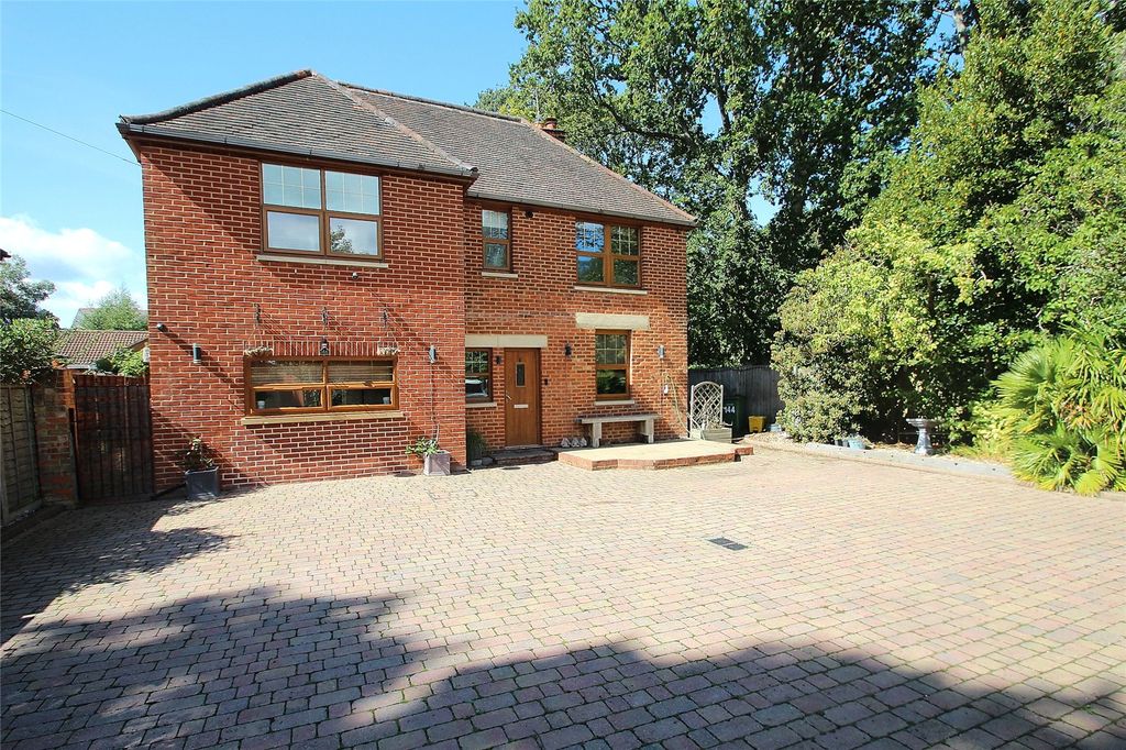 Property photo 1 of 19 Picture No. 01