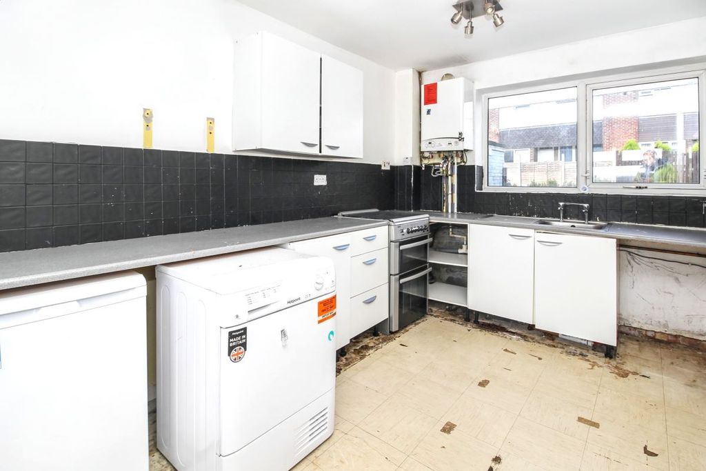 Property photo 3 of 14