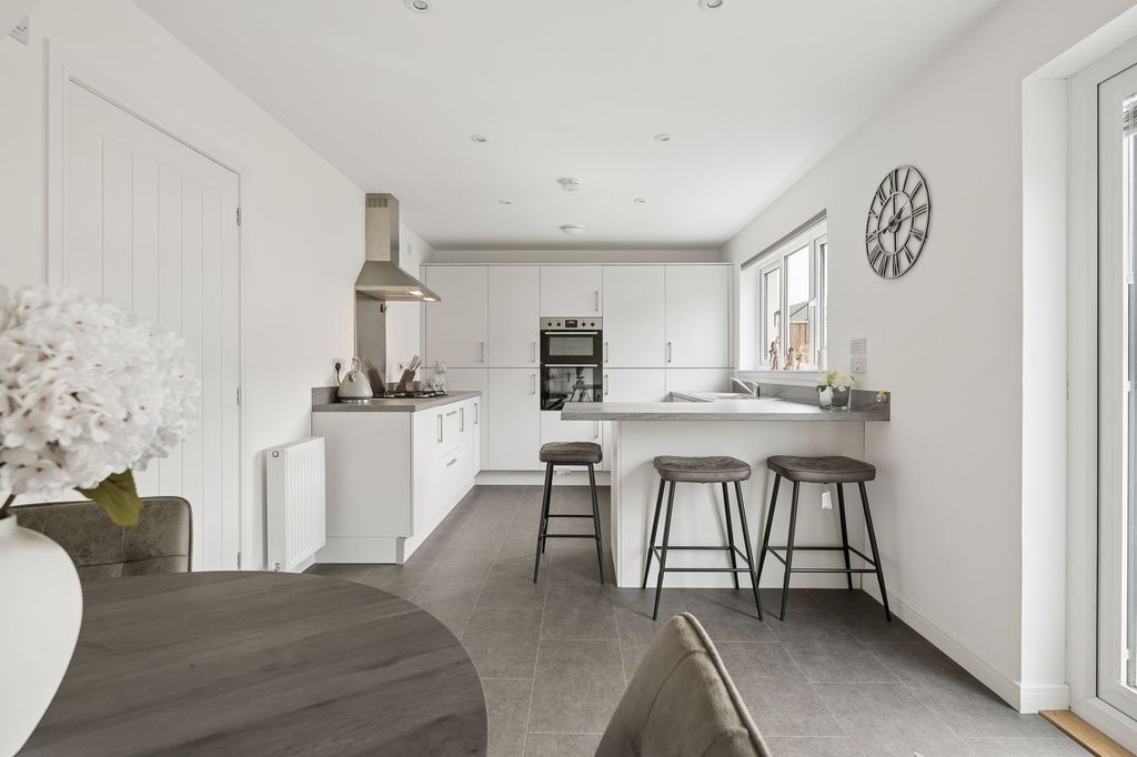 Property photo 1 of 38 Kitchen/Diner