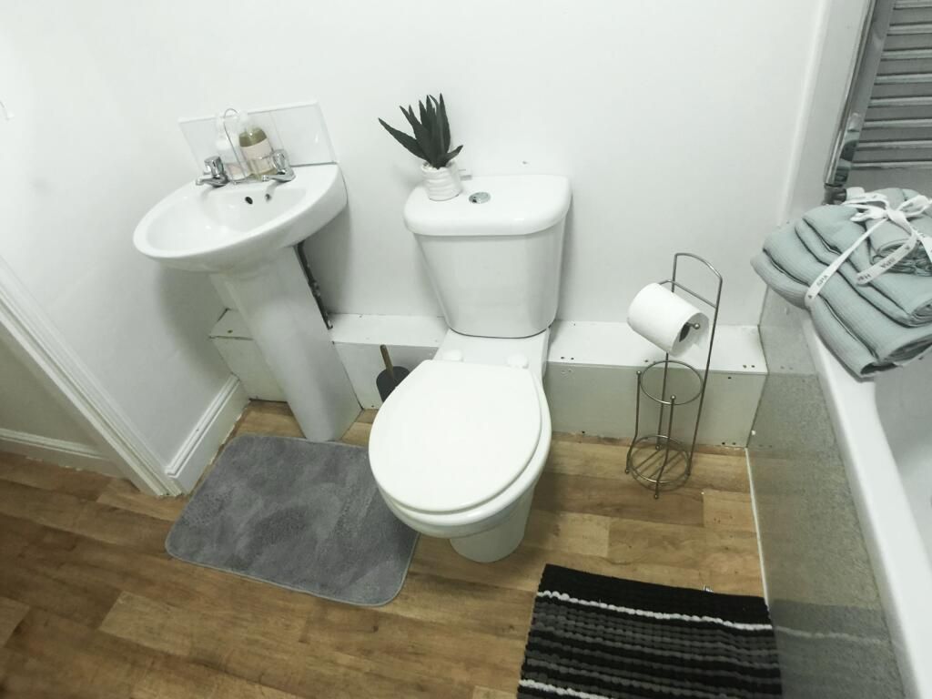 4 bed shared accommodation to rentPierrepont Road NG2 photo 4