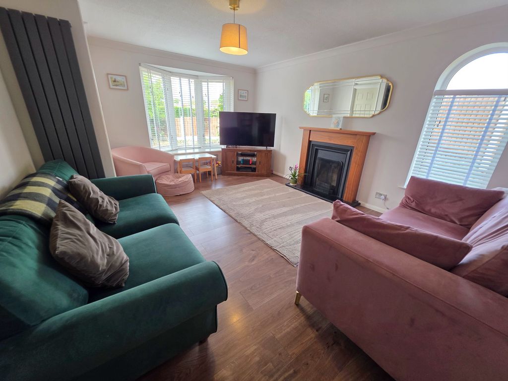 Property photo 2 of 21