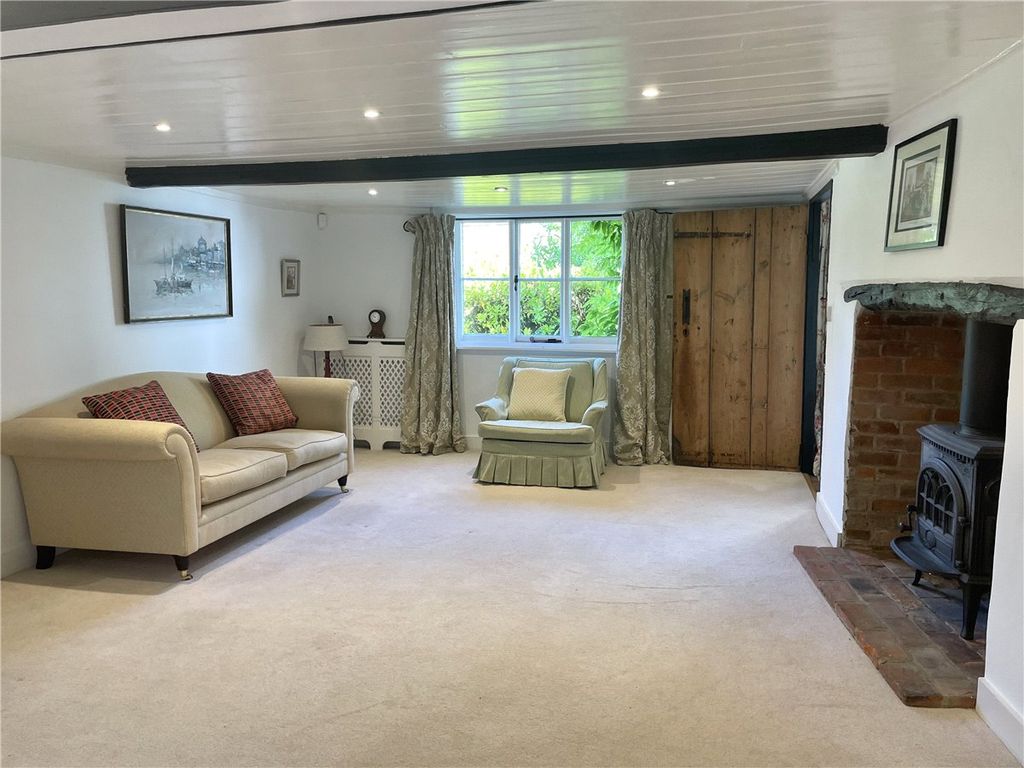 Property photo 3 of 16 Sitting Room