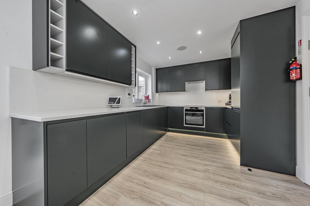 Property photo 2 of 13 Gallery