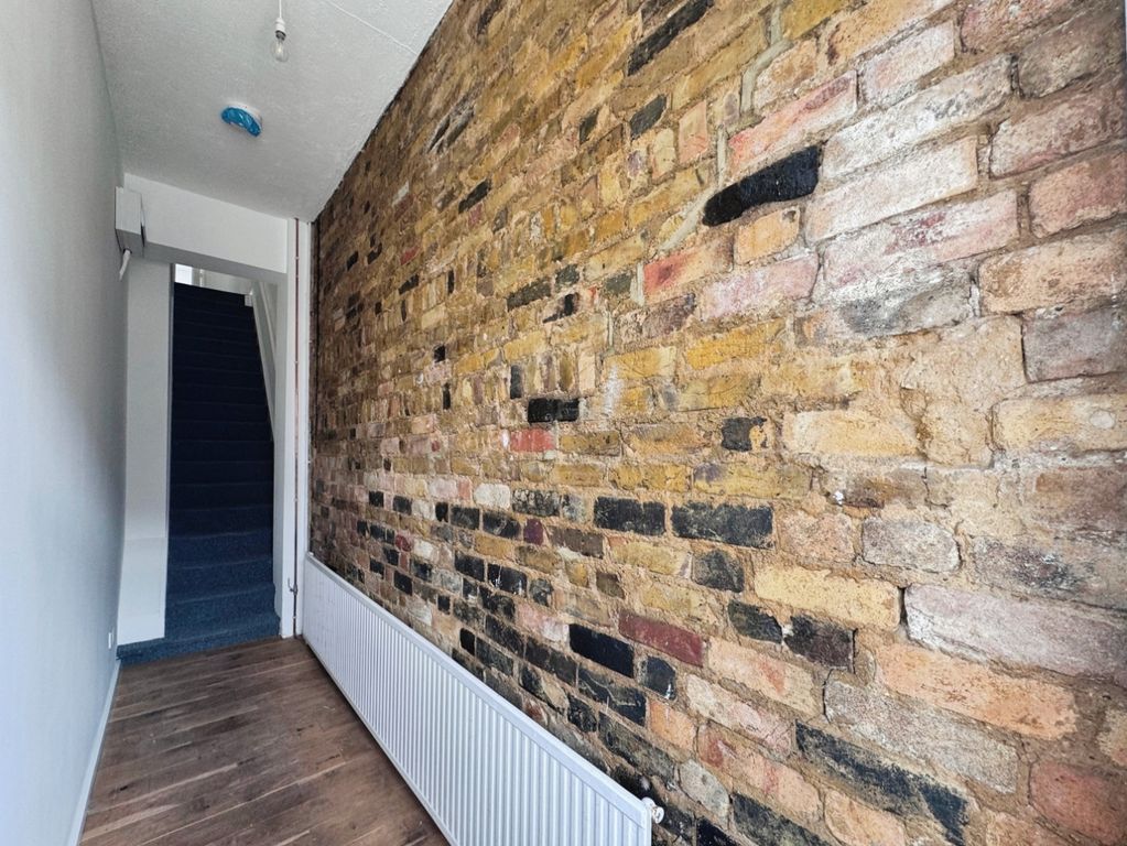 Property photo 2 of 9 Entrance