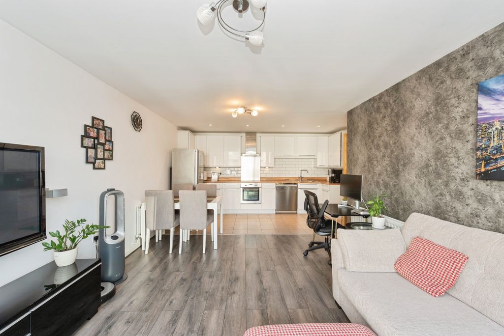 Property photo 2 of 20 Trico5Of27