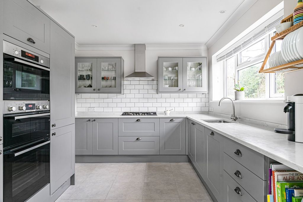 Property photo 2 of 26 Picture No. 14