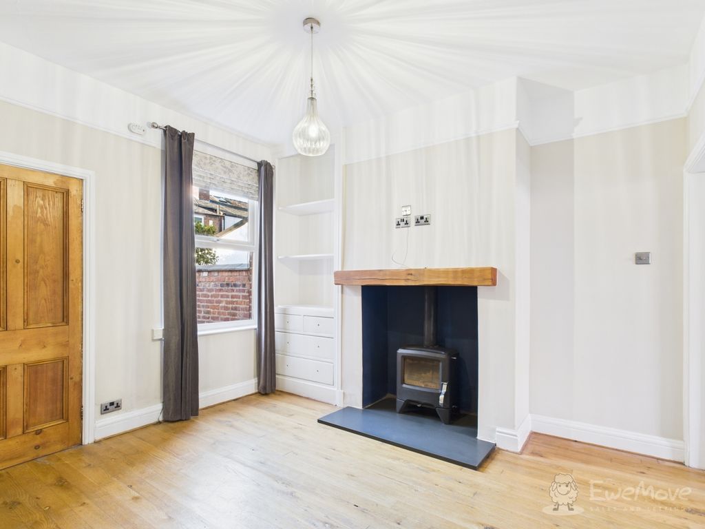 Property photo 3 of 7 Living Room