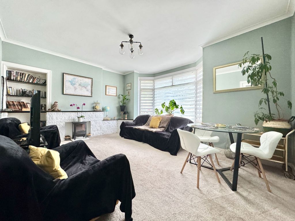 Property photo 3 of 31