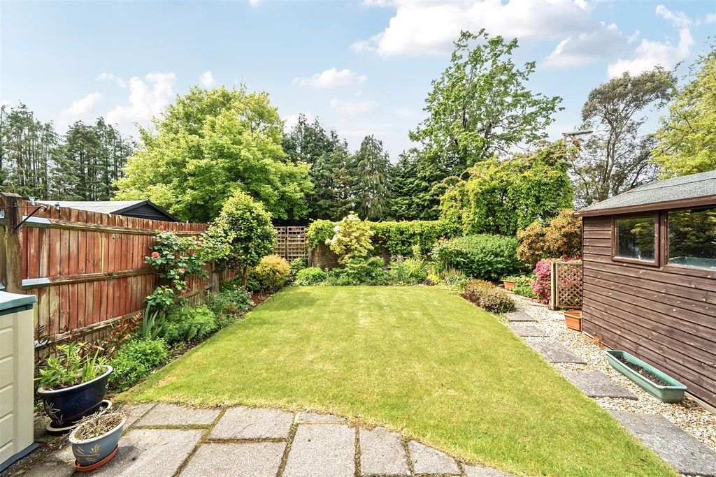 Property photo 3 of 19 Garden (2).Jpg