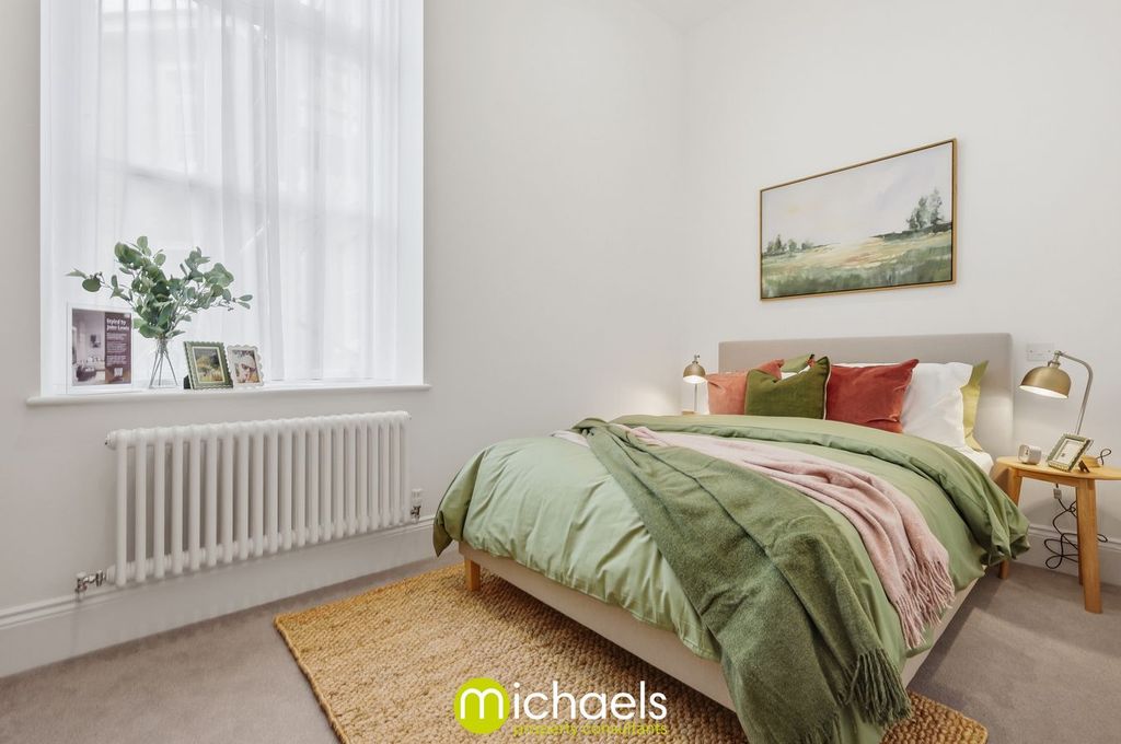 Property photo 1 of 28