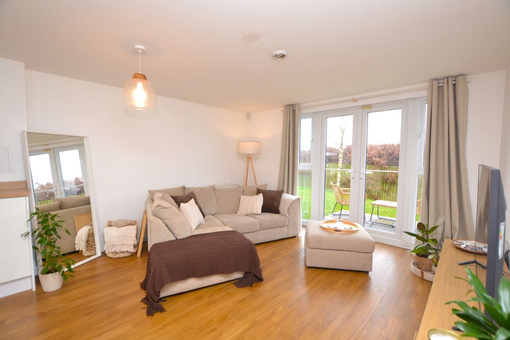 Property photo 2 of 11
