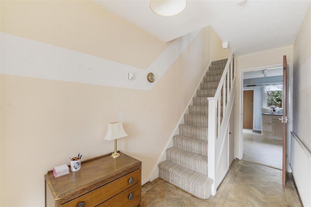 Property photo 3 of 14 6Linden02.Jpg
