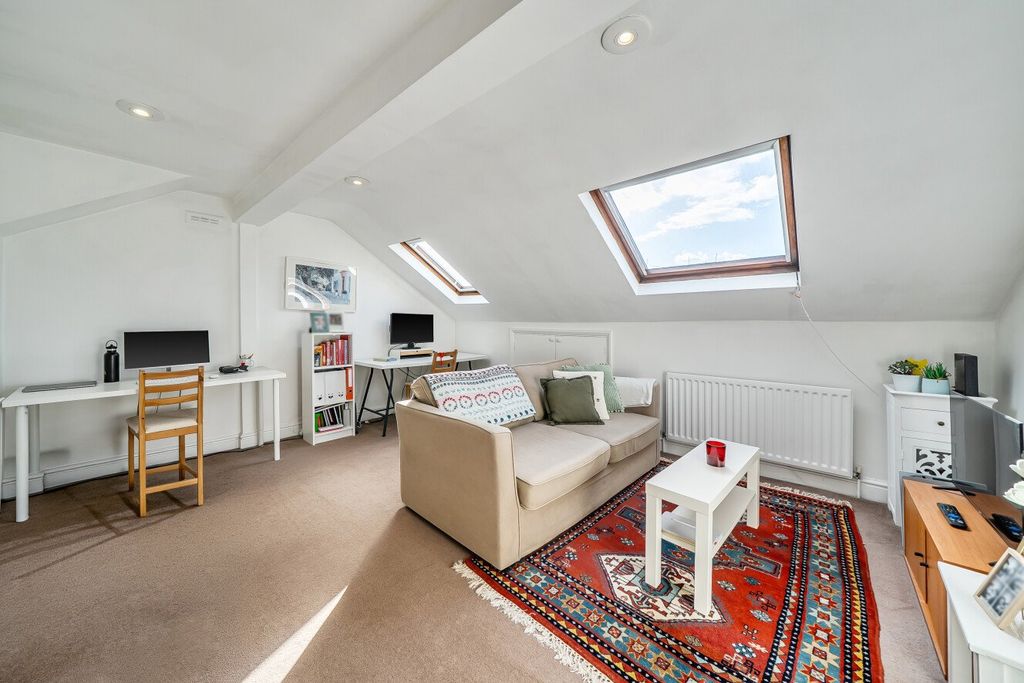 Property photo 2 of 13 Picture No. 19