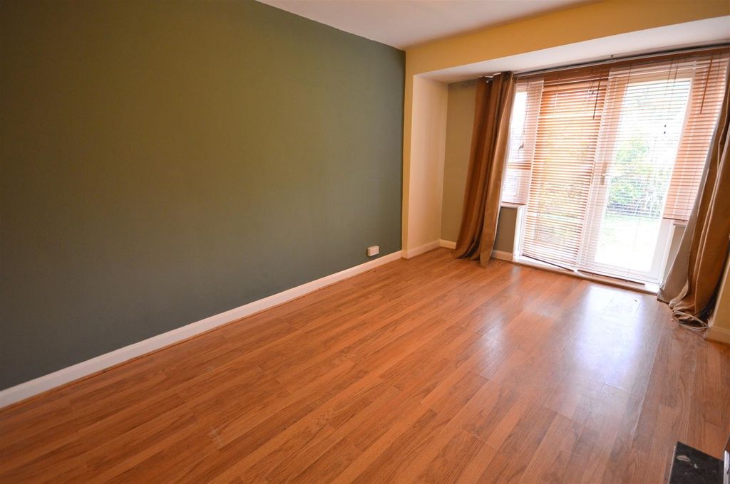 Property photo 3 of 9 Living Room