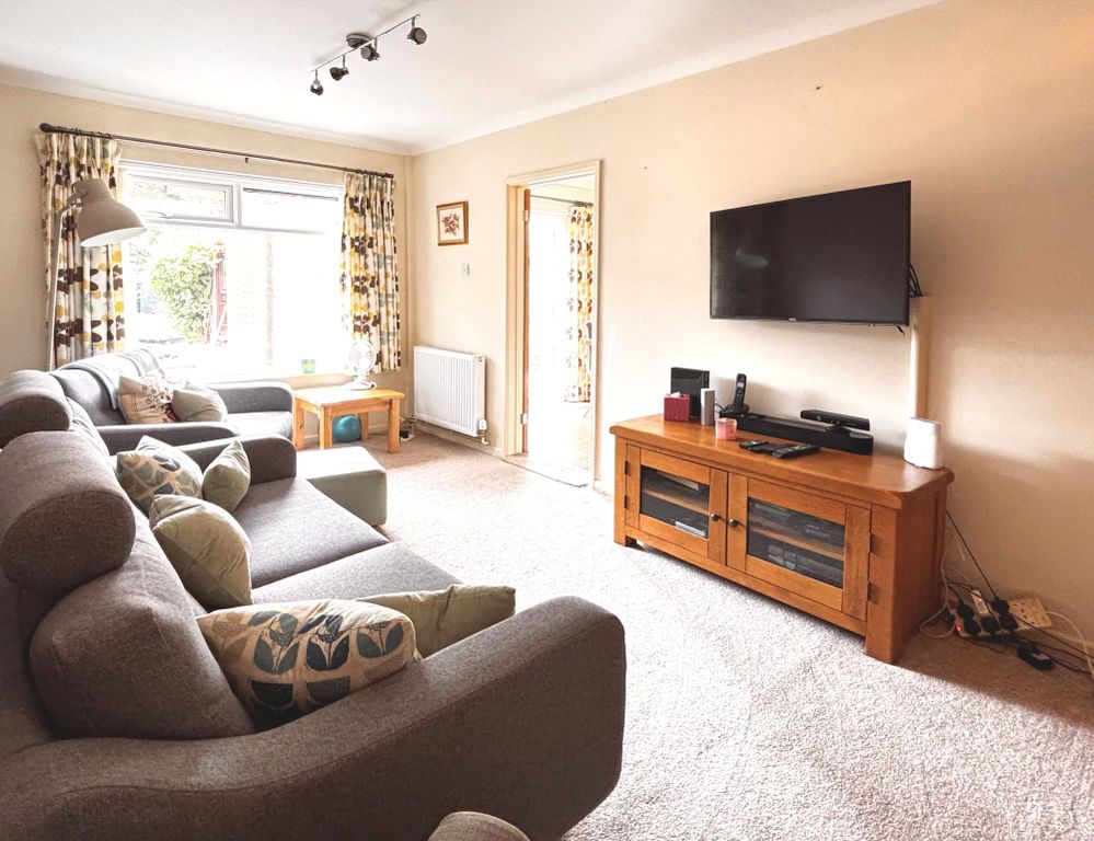 Property photo 3 of 17 Sitting Room2