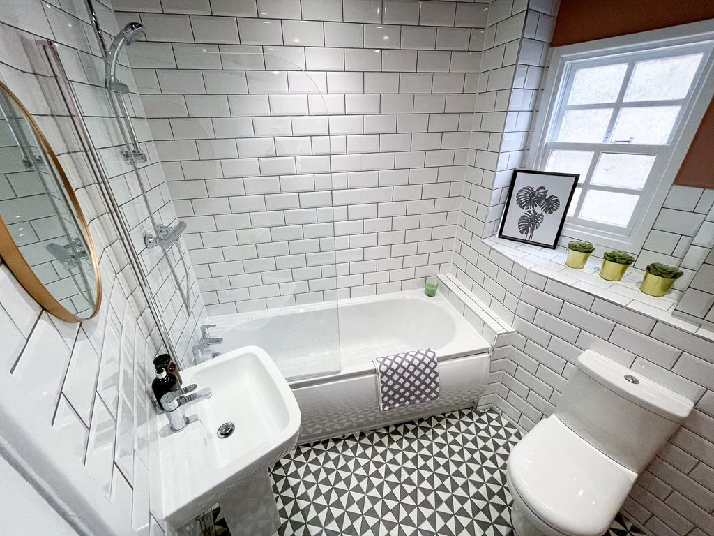 Property photo 3 of 9 1-07