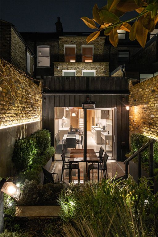 Property photo 2 of 28 Picture No. 61