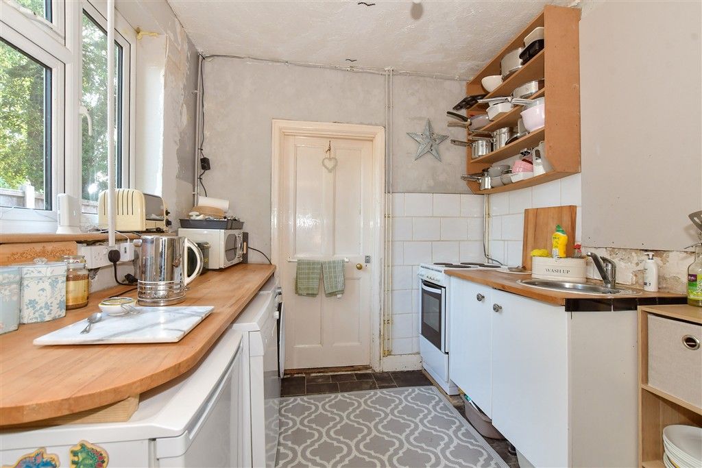 Property photo 2 of 19 Kitchen