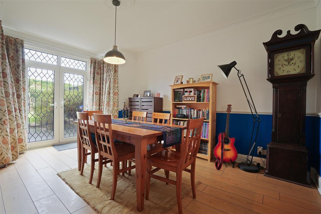 Property photo 3 of 20 Dining Room