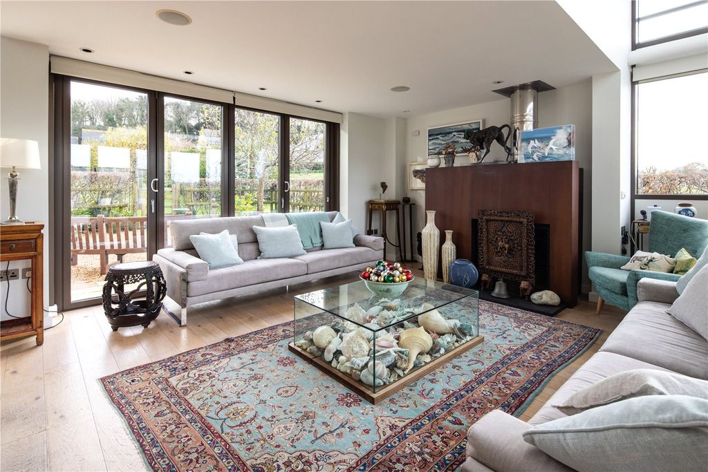 Property photo 3 of 17 Lounge/Diner