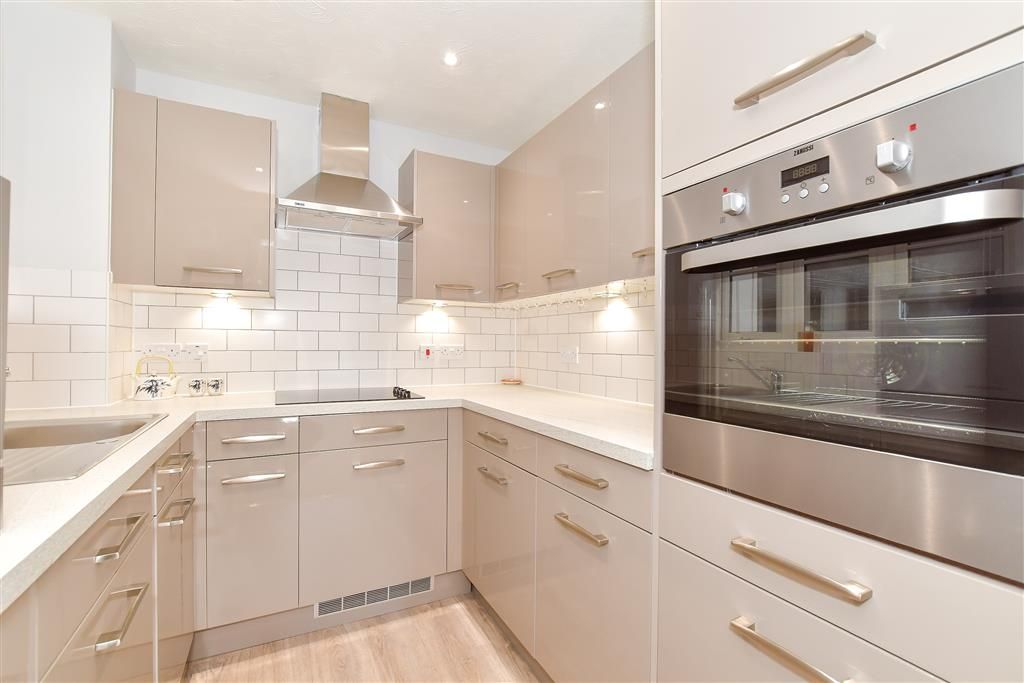 Property photo 2 of 16 Kitchen
