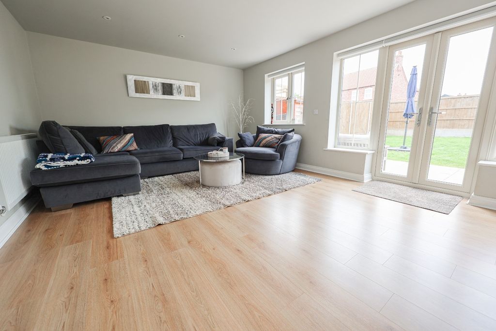 Property photo 2 of 23 4284973