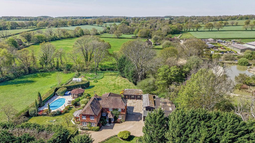 Property photo 2 of 34 Drone Front