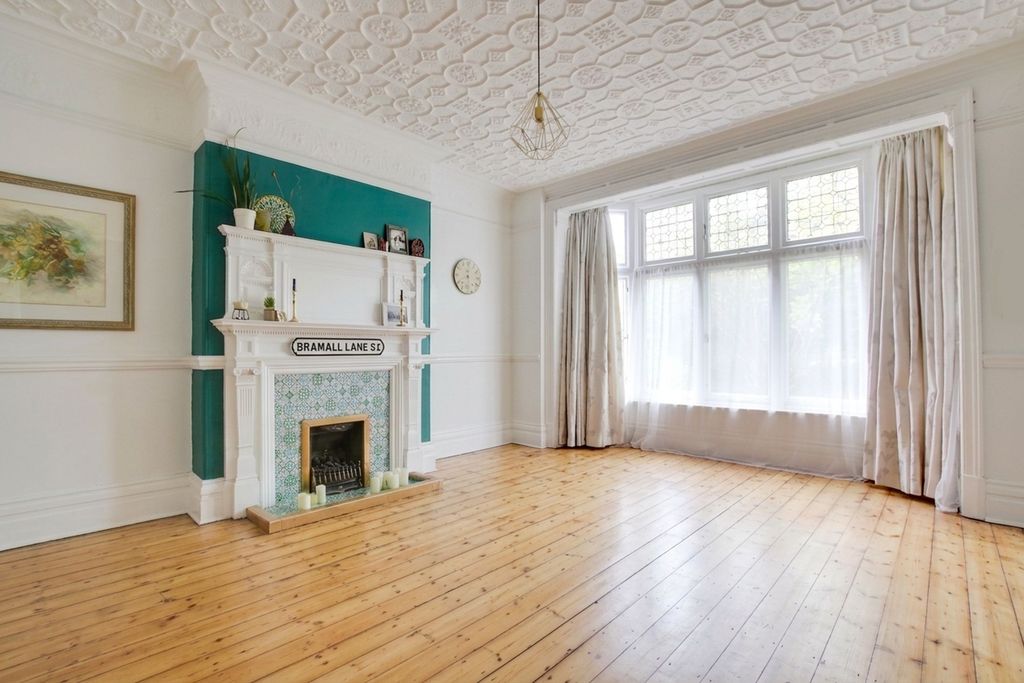 Property photo 2 of 40