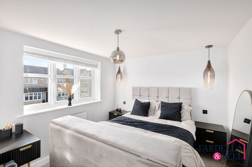 Property photo 3 of 36