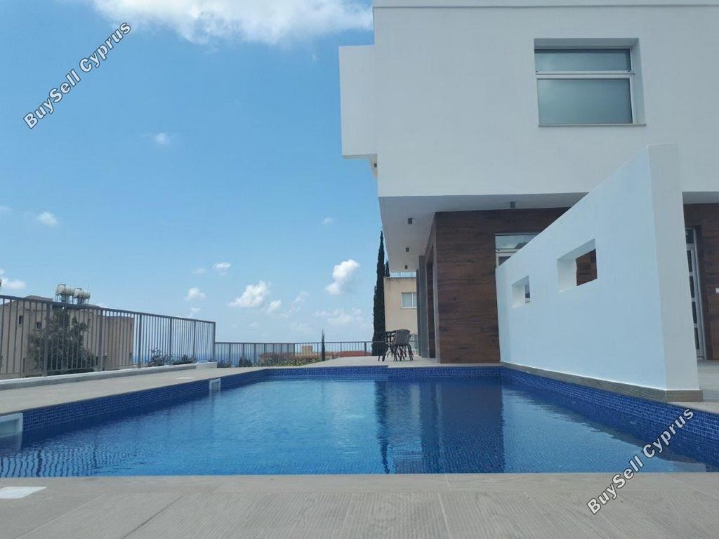 Property photo 3 of 21