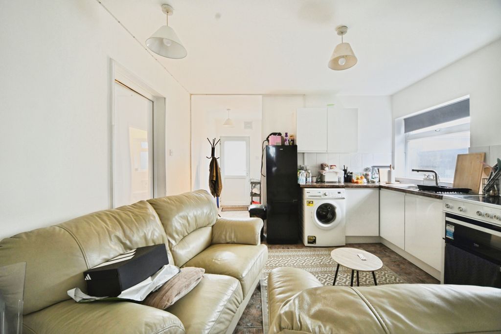 Property photo 2 of 11 Photo #2