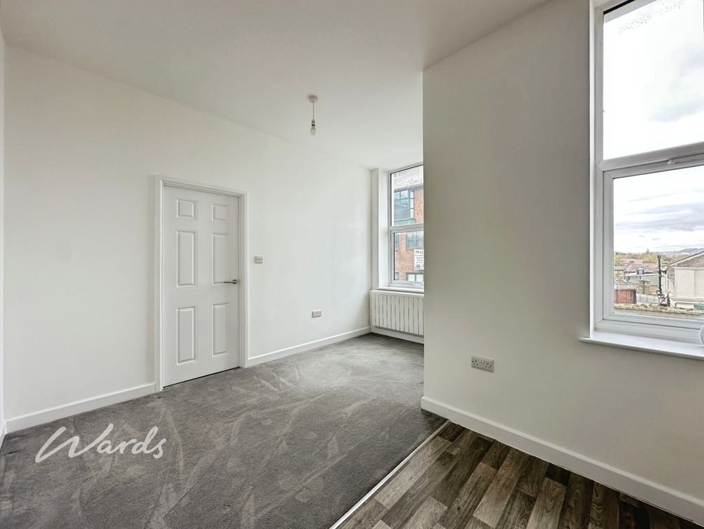 Property photo 3 of 16 Living Area