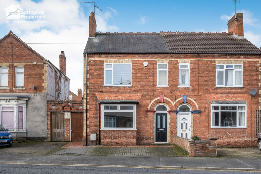 Property photo 1 of 19 Front View