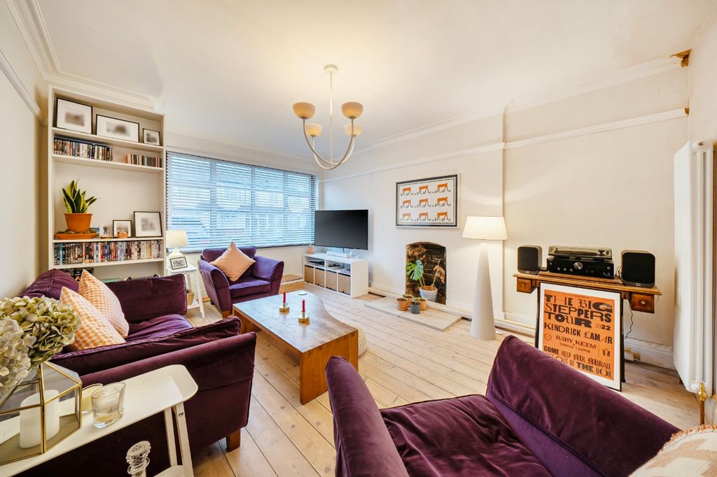 Property photo 2 of 11 Picture No. 22