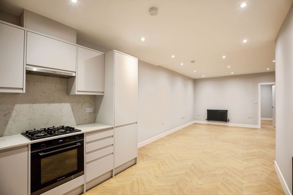 Property photo 2 of 18 Gallery