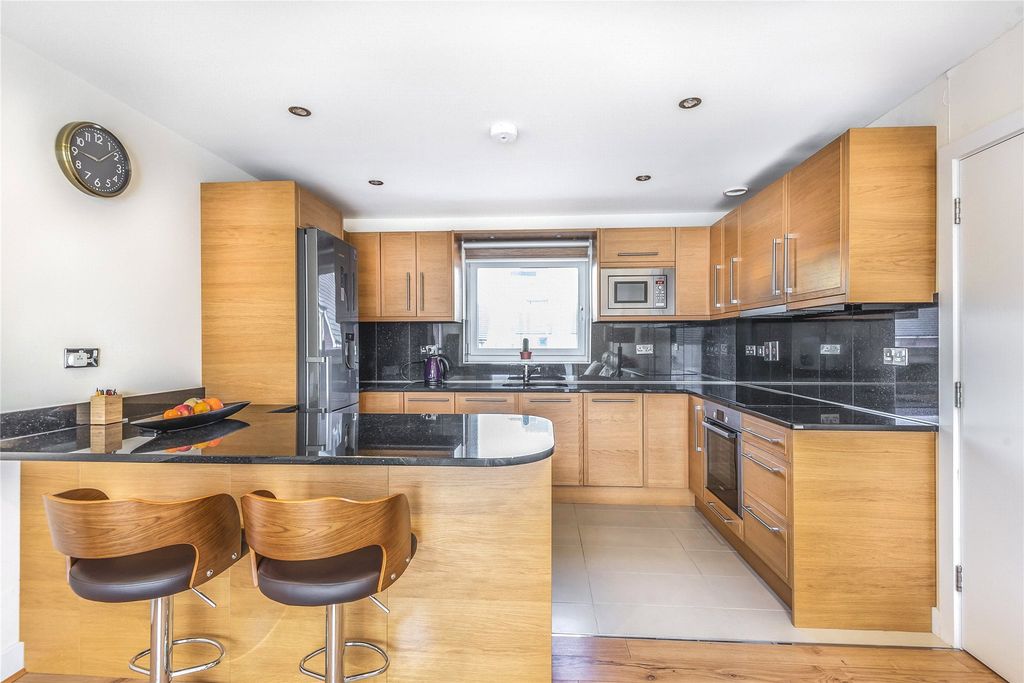 Property photo 3 of 6 Kitchen/Breakfast