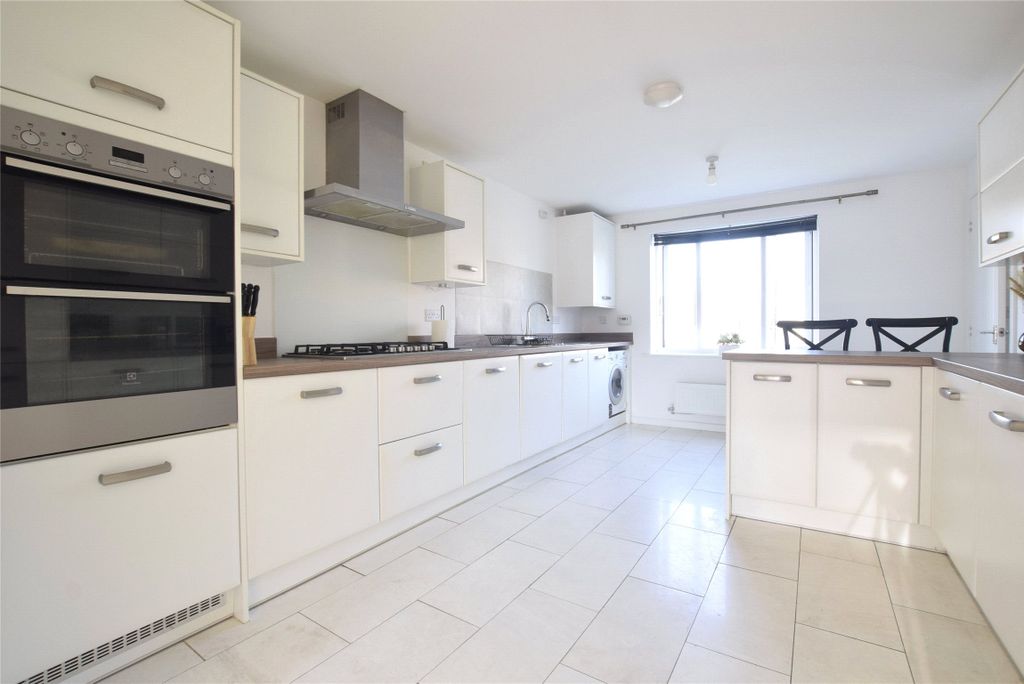 Property photo 2 of 16 Kitchen