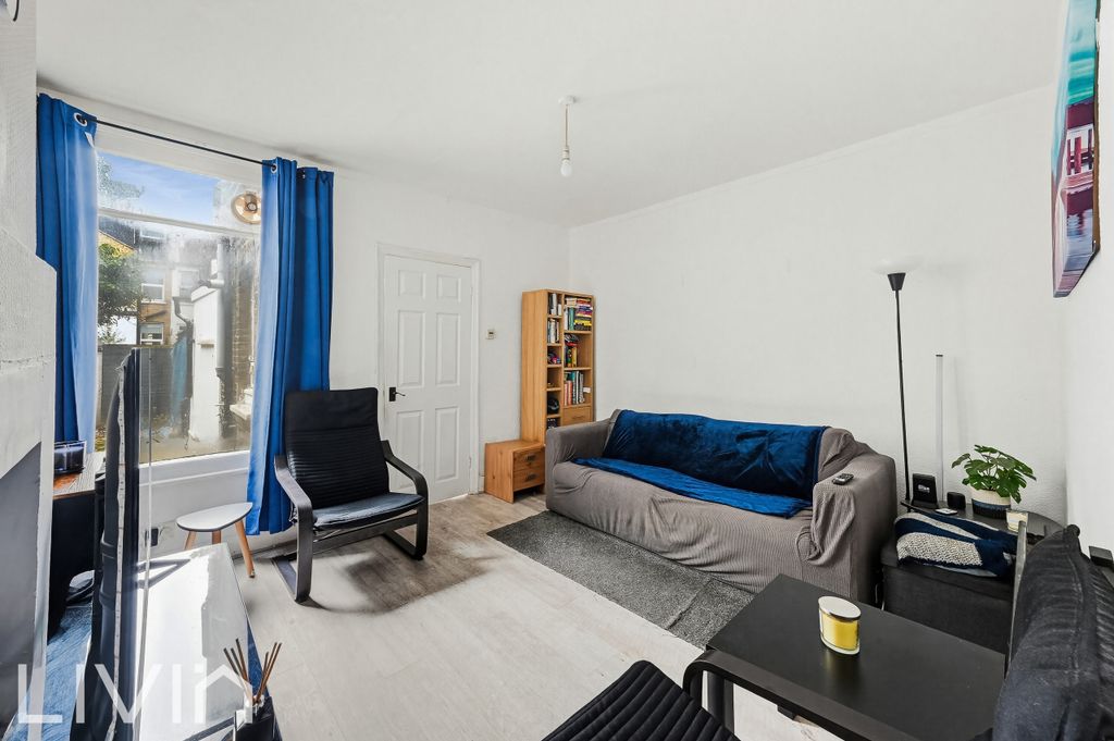 Property photo 3 of 10 Photo 3