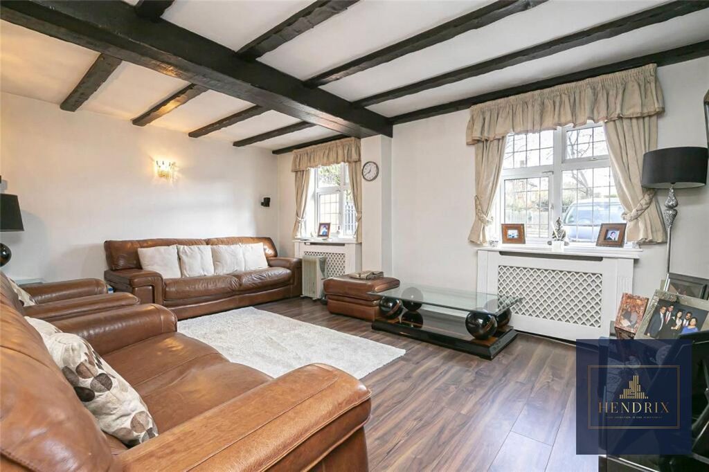 Additional image 8 of 4 bed detached house to rentHigh Road, Chigwell IG7