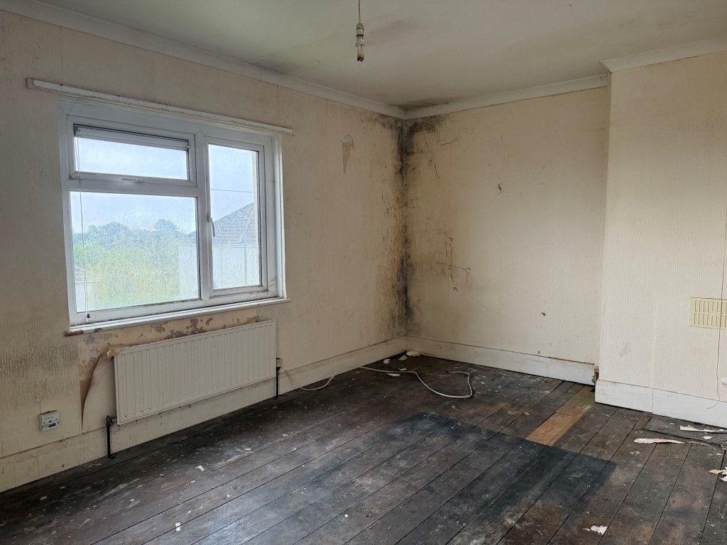 Property photo 2 of 5 Living Room